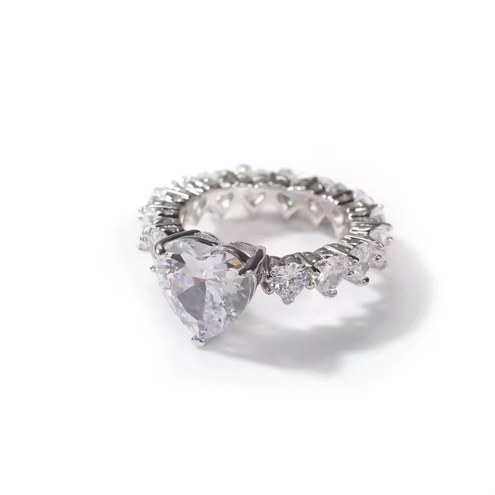 Heart-Shaped Silver Ring size 8 - Picture 6 of 6